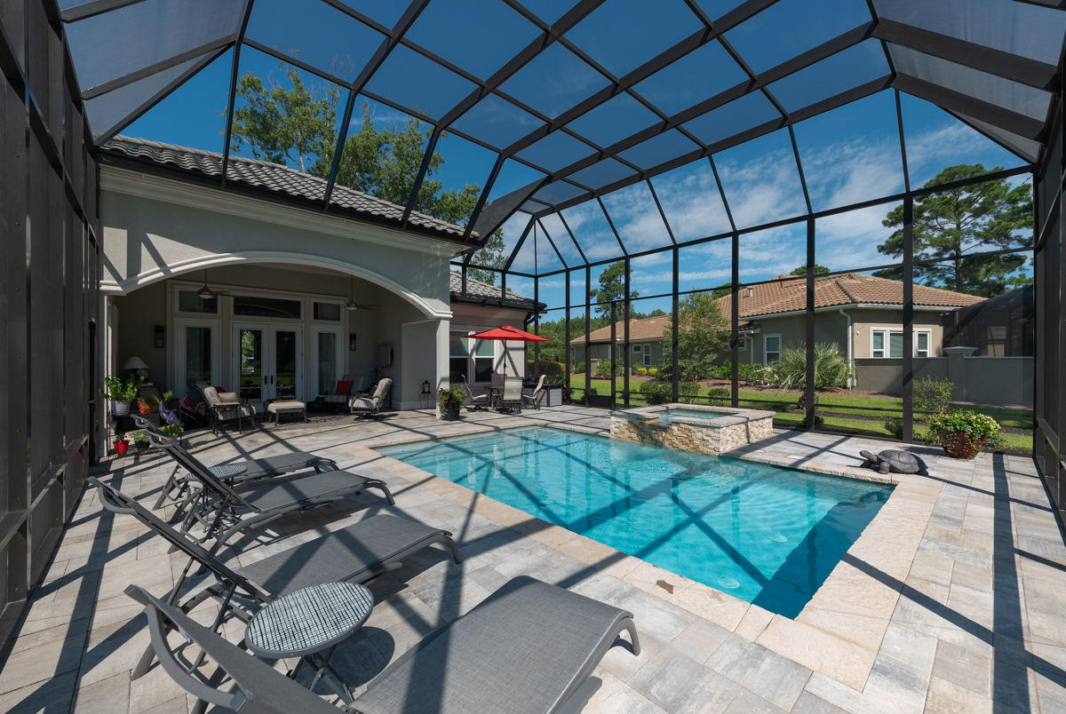 Beautiful pool enclosure ideas for your home or business 