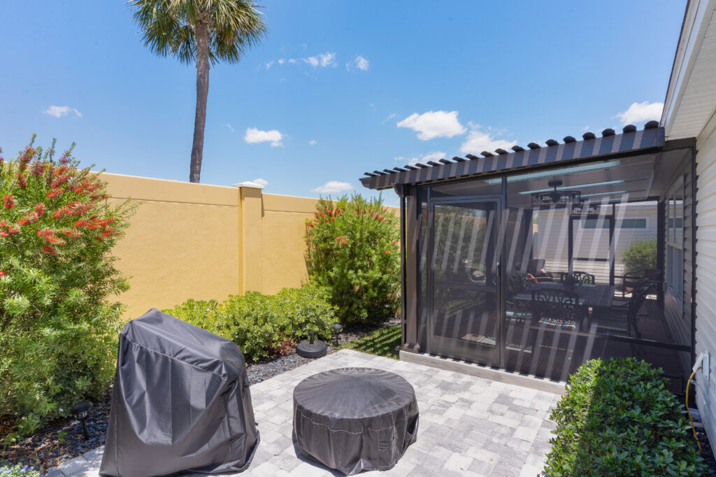 CMBO_SCRM_PAV_SanteFe_SkyV_Bz_Day_Outsd_CVS_FL_0005