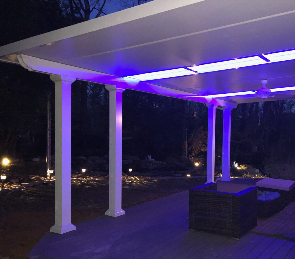 PAV_Stdio_SkyV_Attch_Flor_Wt_Insd_Ngt_BearCrkCnst_VA_0001_edt