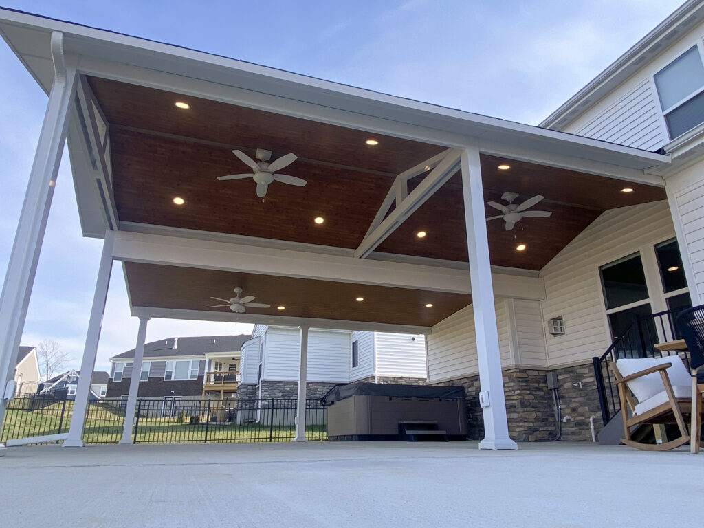 PAV_Cmbo_Cthdrl_Stdio_Attch_Flor_Wt_OutSd_Day_RvrCty_OH_0004_Edt