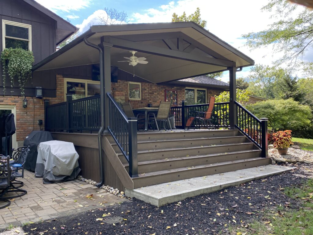 PAV_Cthdrl_Attch_Flor_Bz_OutSd_Day_RiverCity_OH_0001